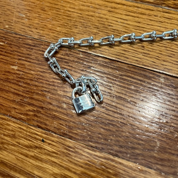 Tiffany and co silver hardwear double wrap bracelet never worn - Picture 2 of 3
